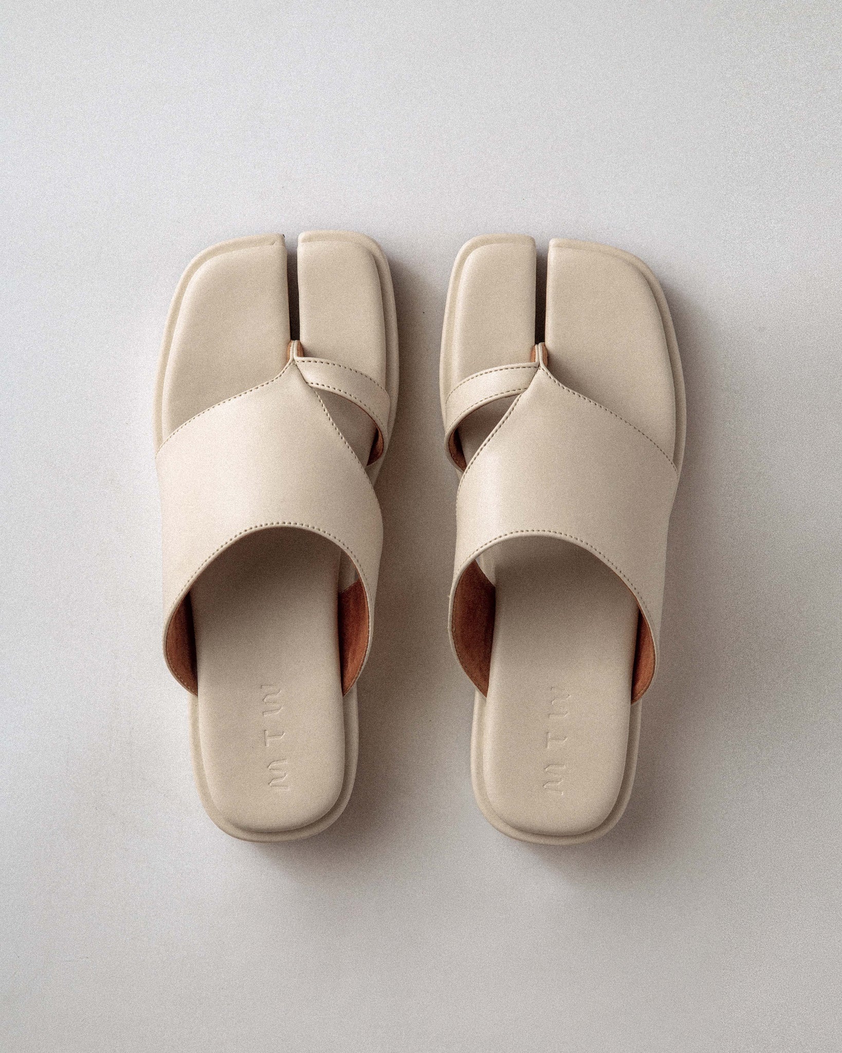 GAP SANDALS