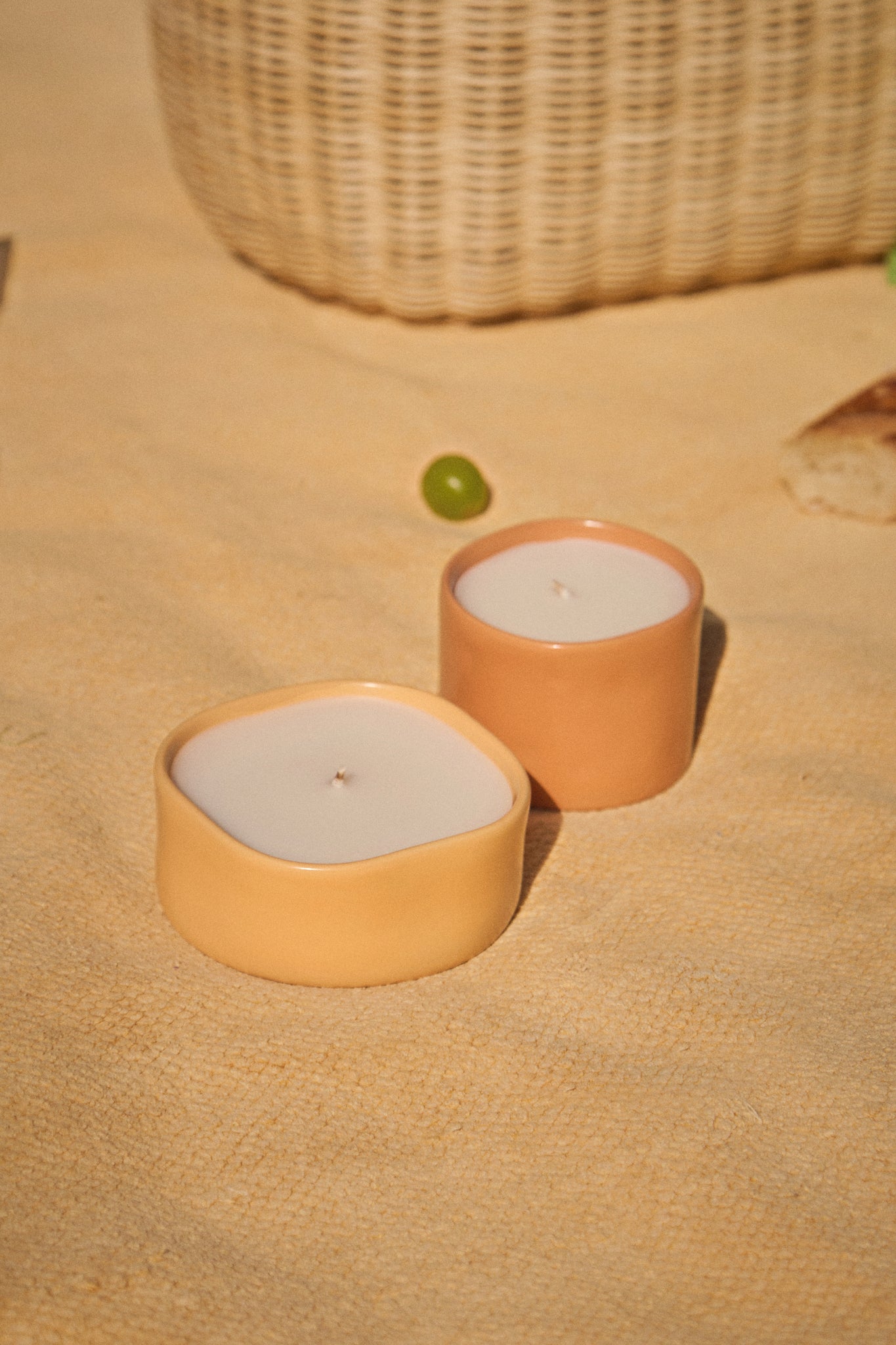 APRICOT CERAMIC CANDLE