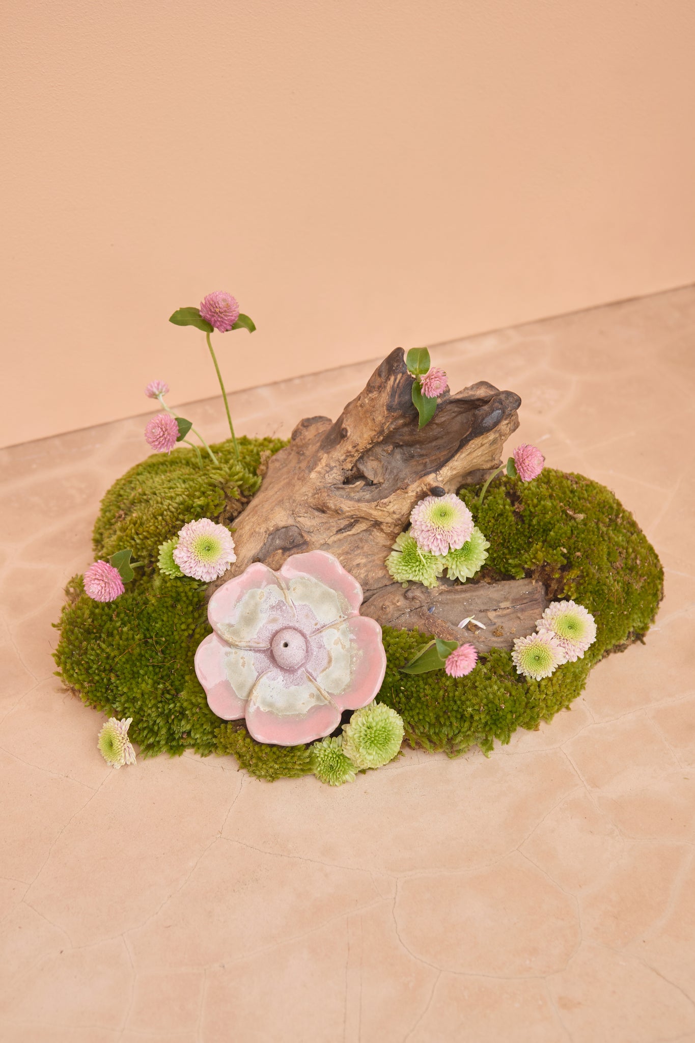 HIBISCUS INCENSE HOLDER IN SORBET