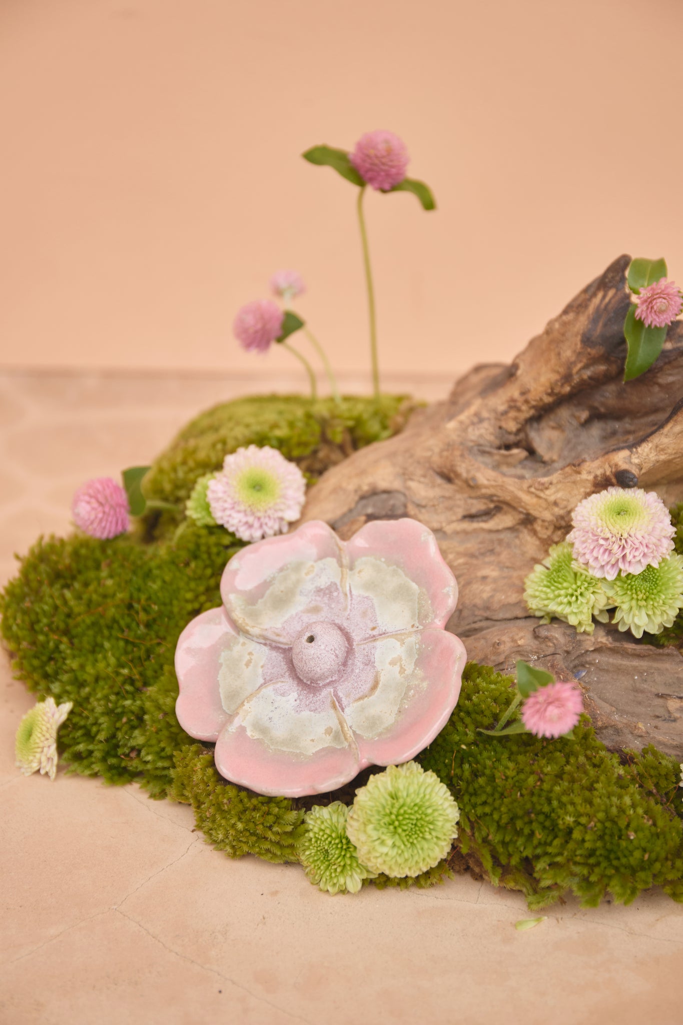 HIBISCUS INCENSE HOLDER IN SORBET