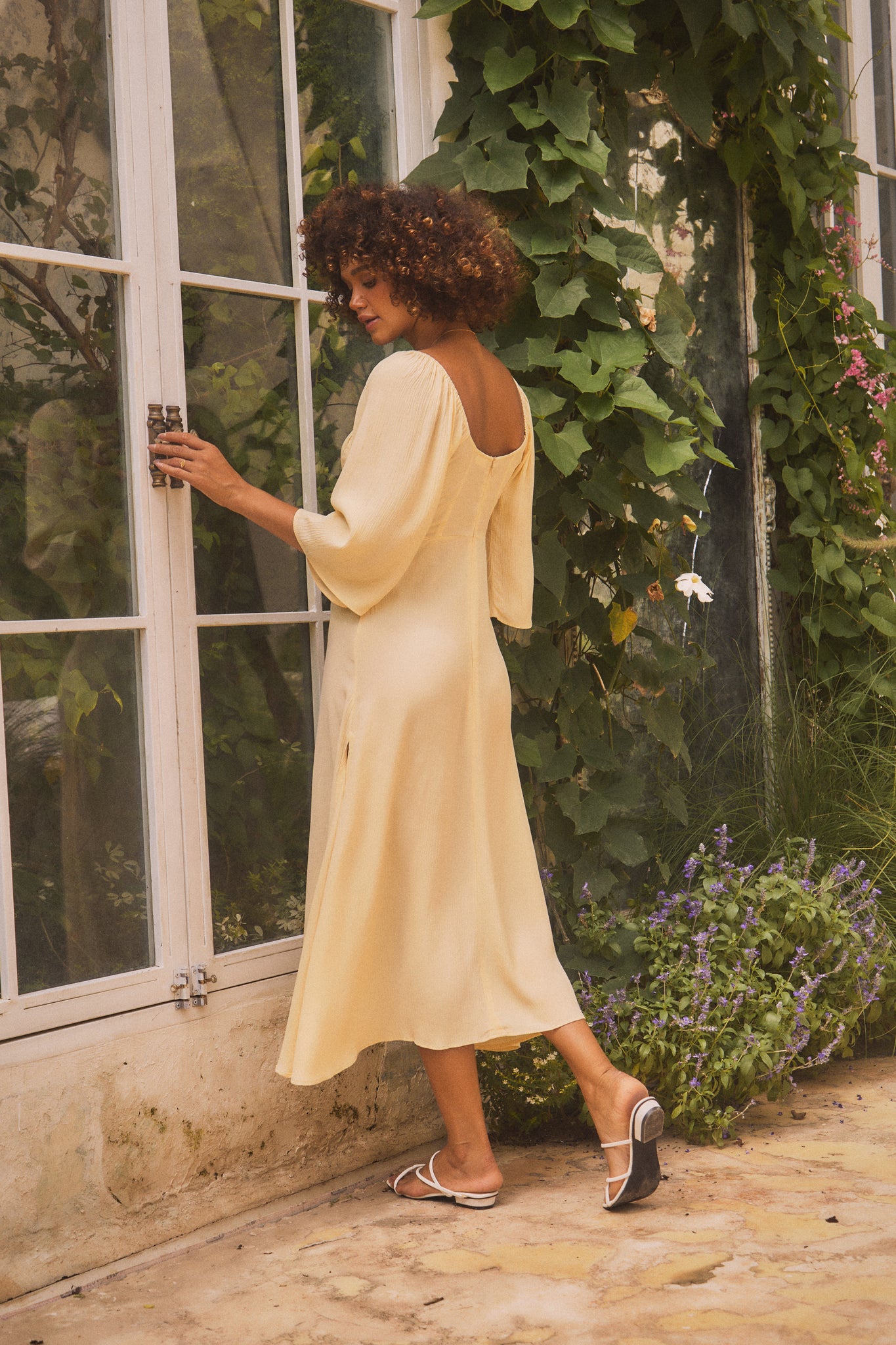 AURA MIDI DRESS IN BUTTER