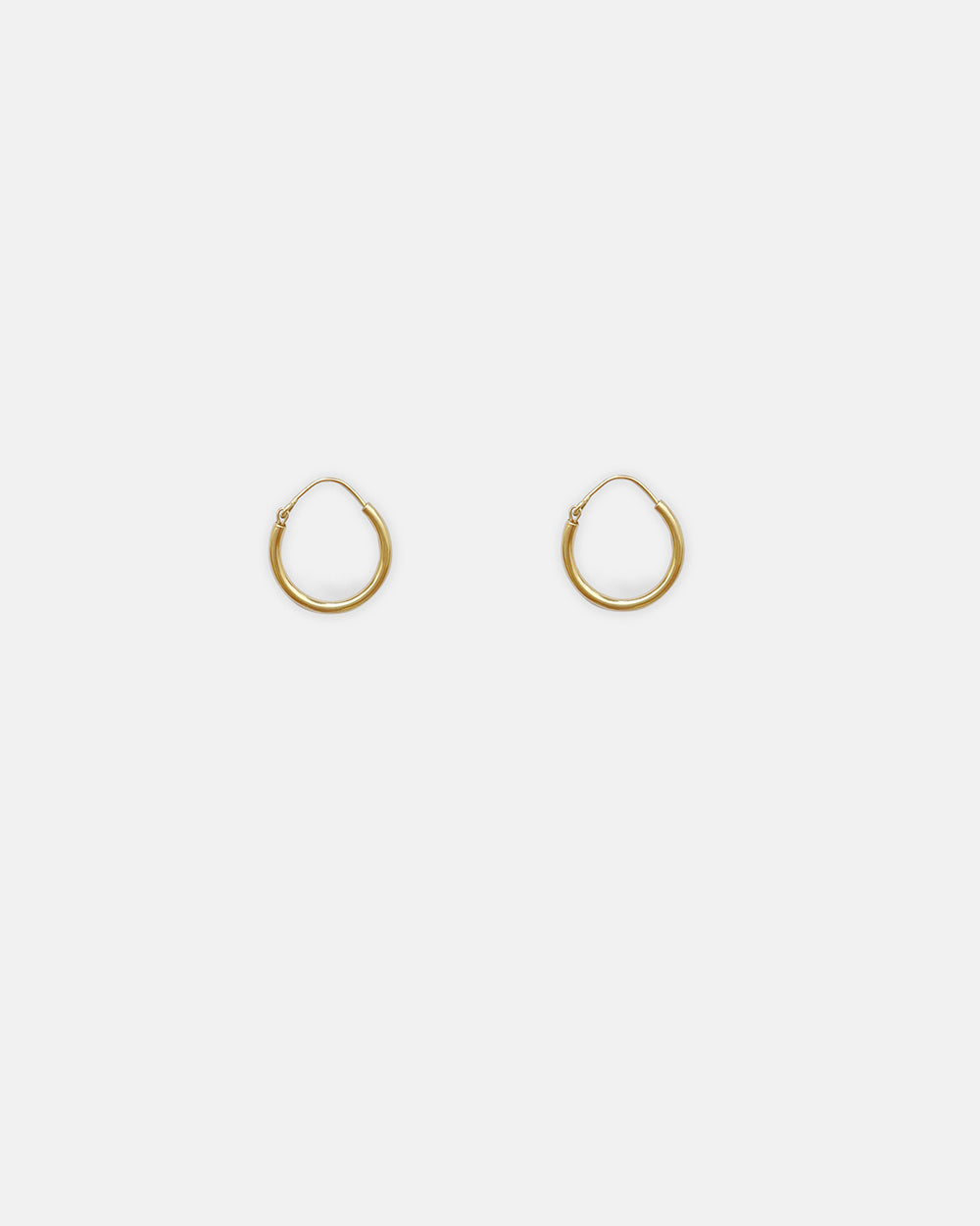 SMALL HOOPS IN GOLD