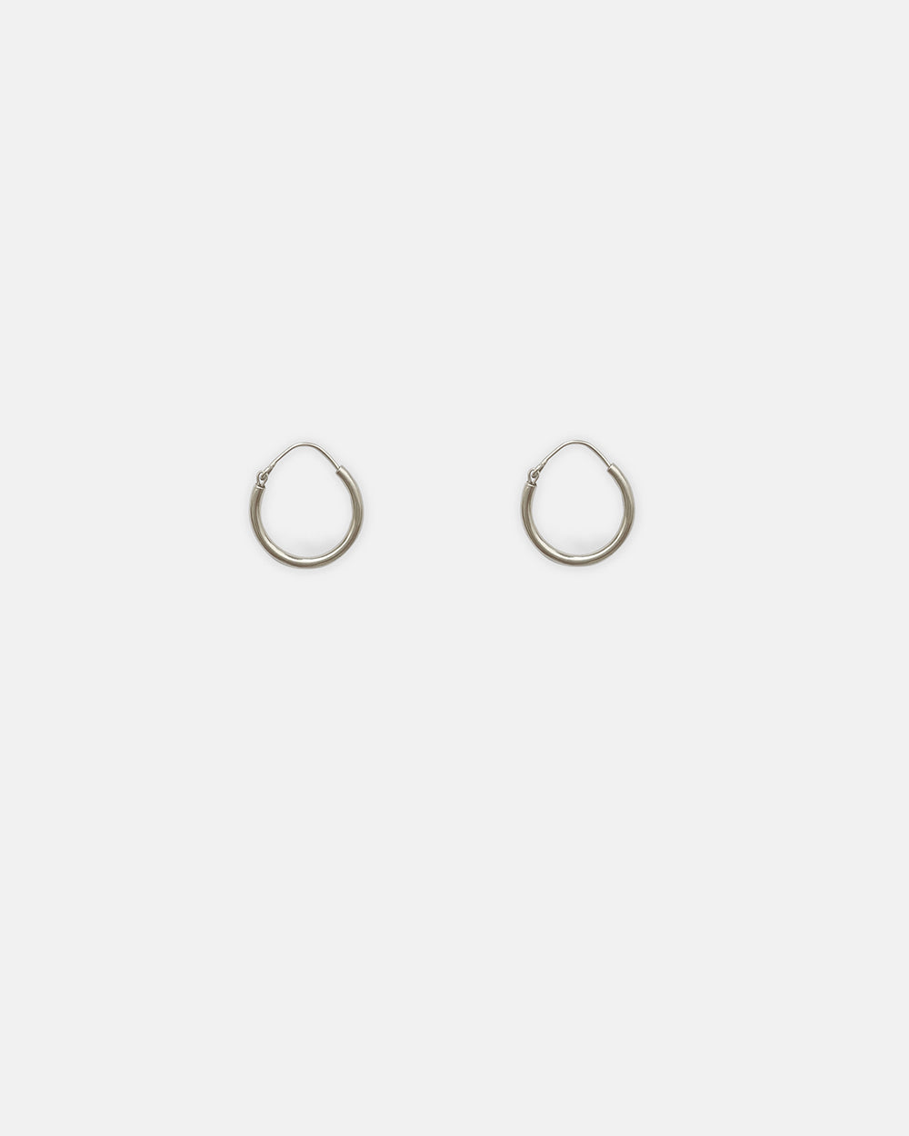 SMALL HOOPS IN SILVER