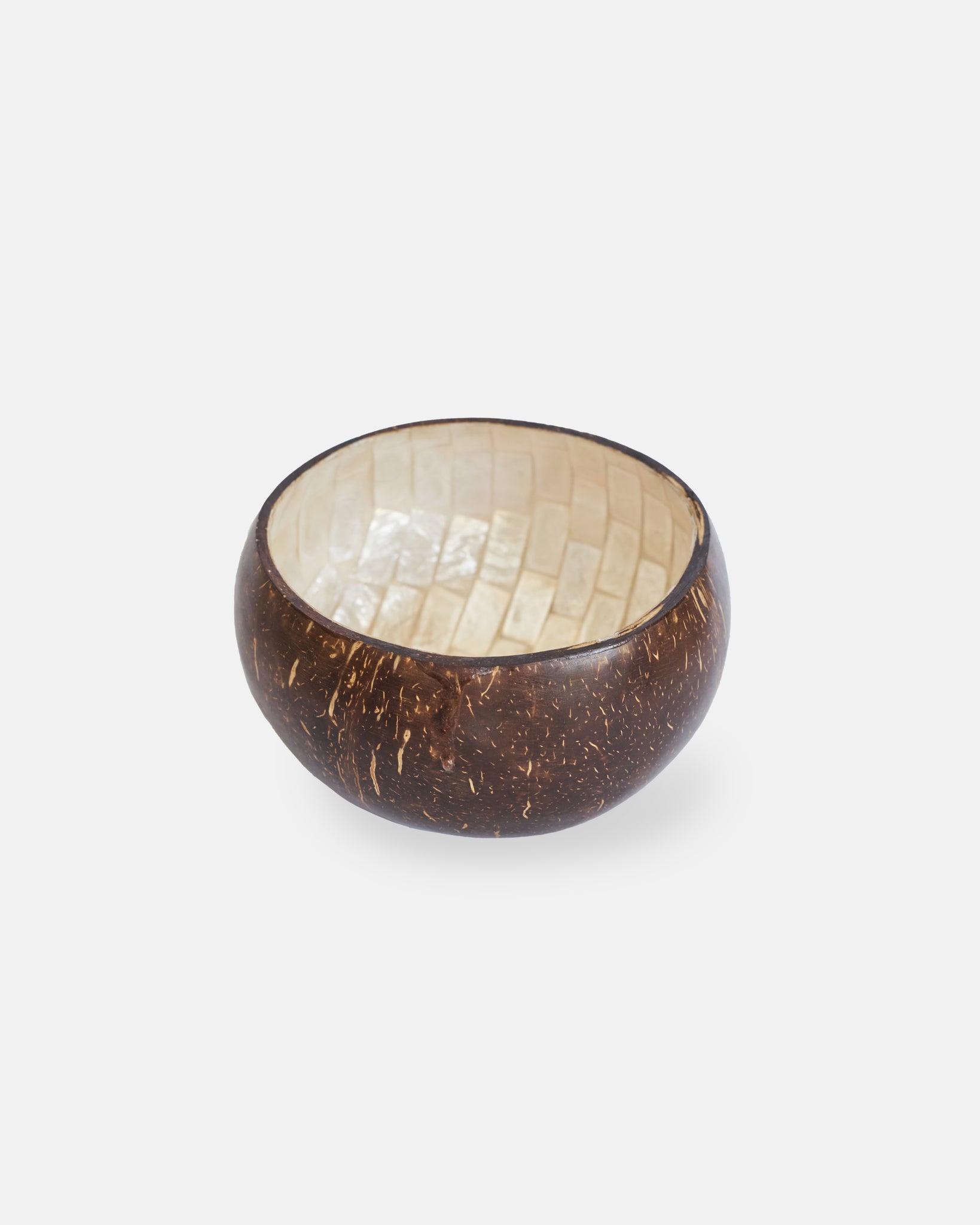COCONUT SHELL BOWL IN WHITE